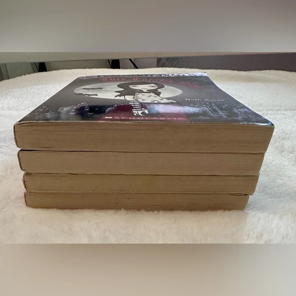 Scholastic Poison Apple Books - 4 of the many - Picture 5 of 5